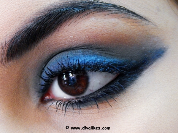7. Blue Hair and Winged Eye Makeup Tutorial - wide 8