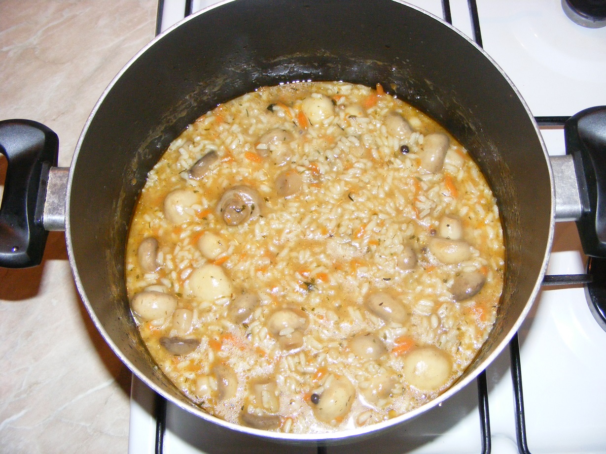 Orez cu ciuperci Preparatedevis.ro