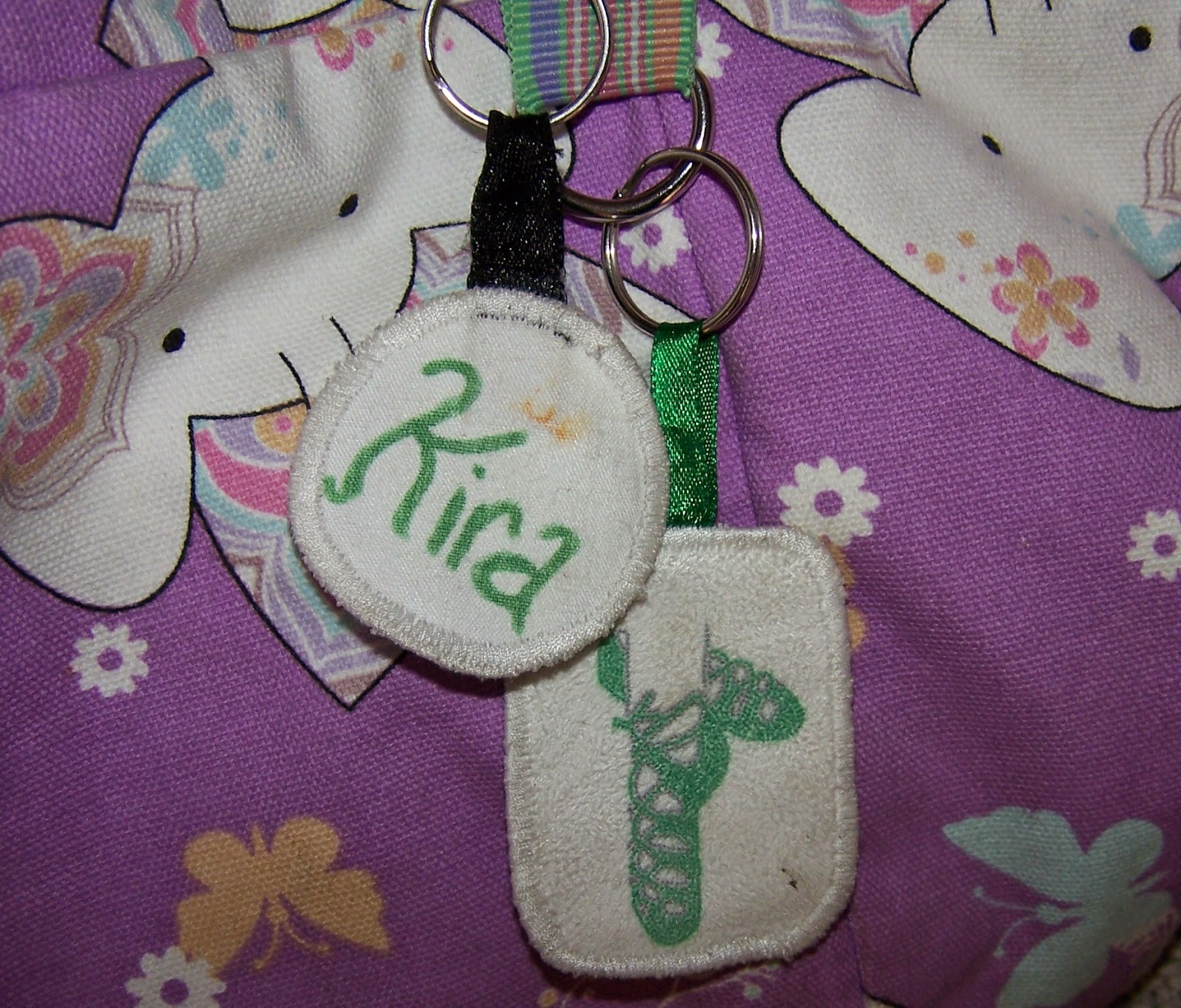 Lilly-Belle Makes The Internet: Scrap Fabric Key Tags - Tutorial