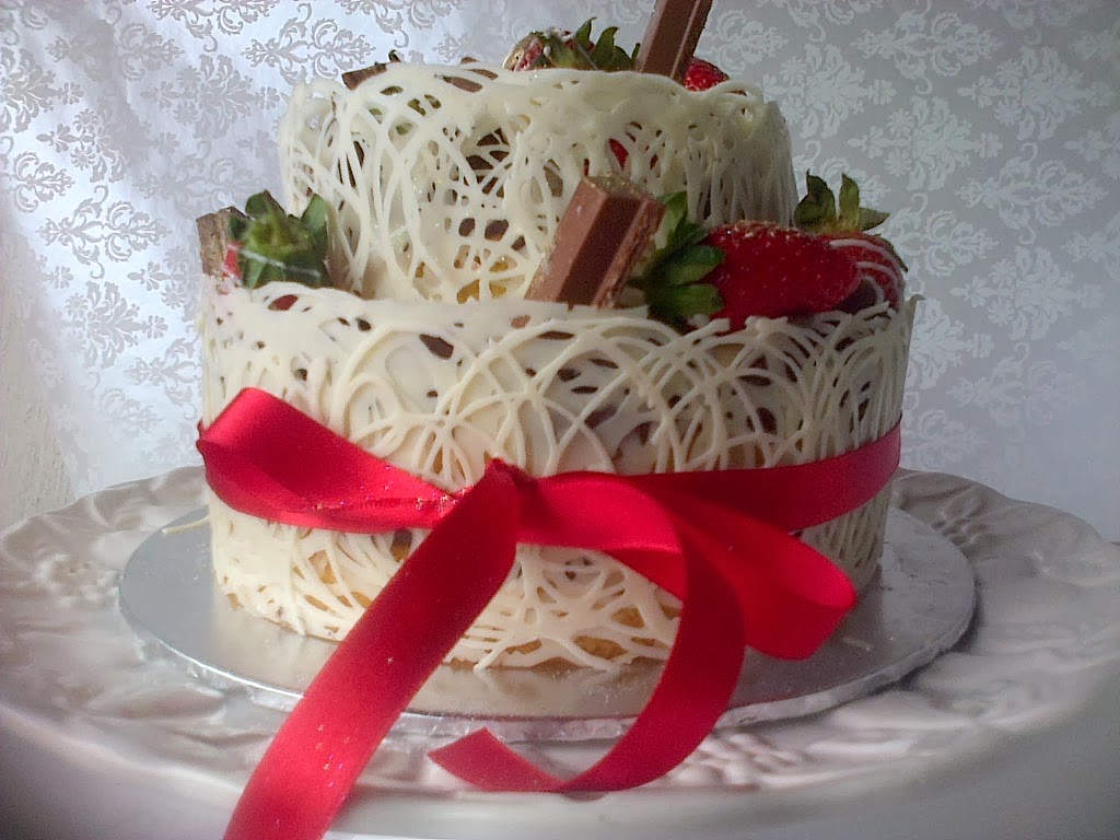 cupcake boutique durban Vanilla cake with white chocolate lace filled