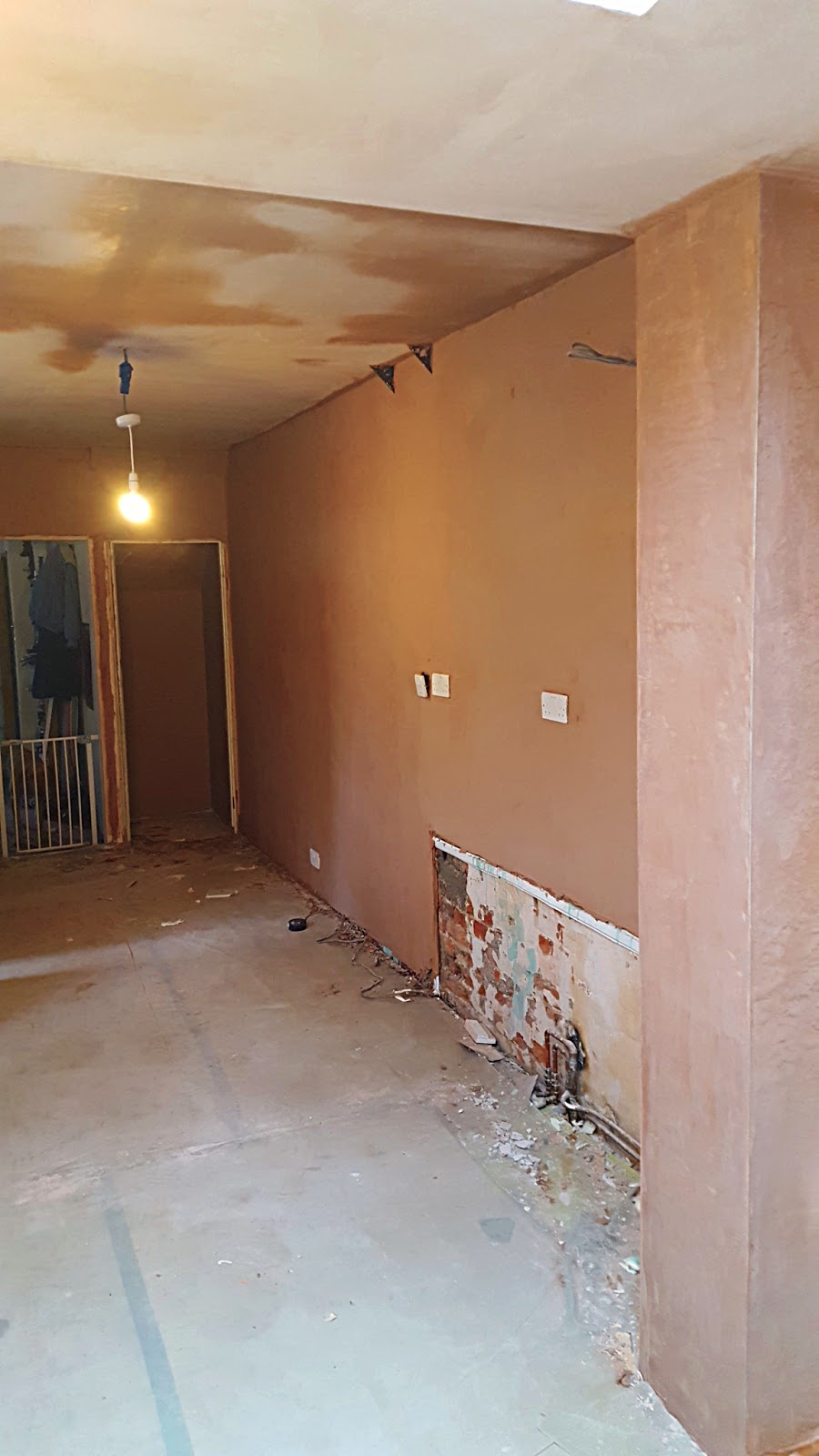 Plastering 4u Smooth plastered walls and ceilings