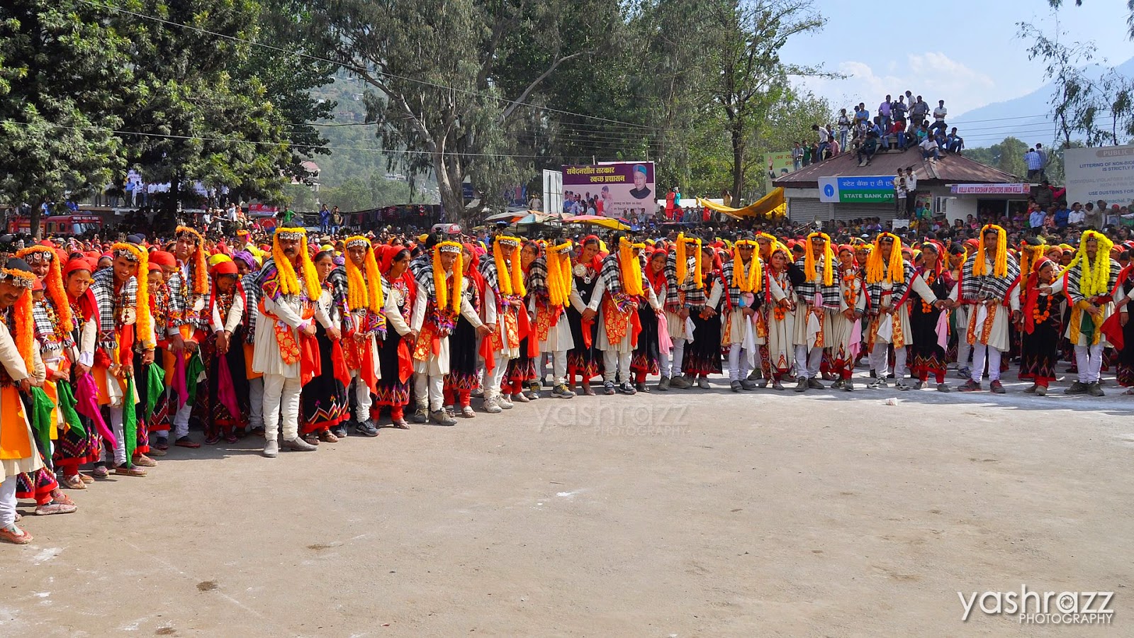 8000+ folk dancers make a record during International Kullu Dussehra