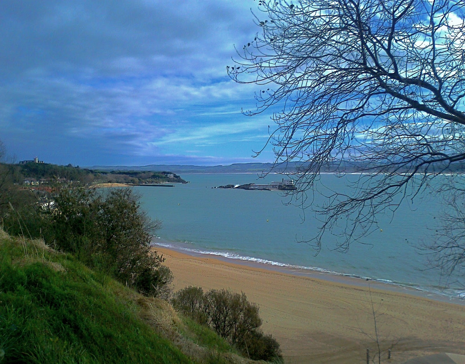 playas y paseos por la costa LA ISLA DE LA TORRE EN MAREA BAJA