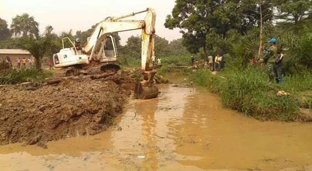 Satgas Kizi TNI di Afrika Tengah Bersihkan Sungai