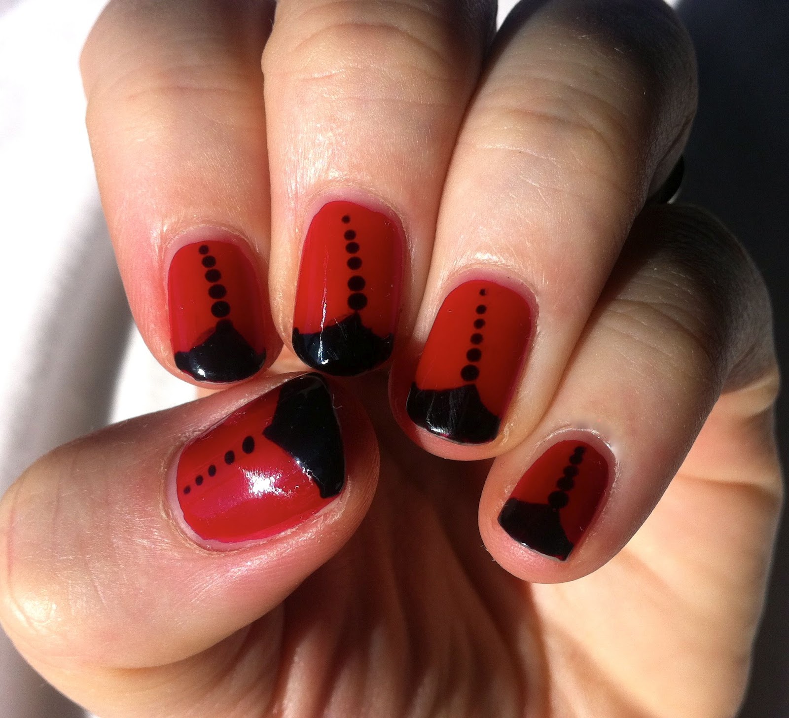 Idee Manucure Rouge Et Noir Manucure(s) rouge et noir | funambul(in)e: Manucure(s) rouge et noir