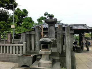 瑤泉院の墓