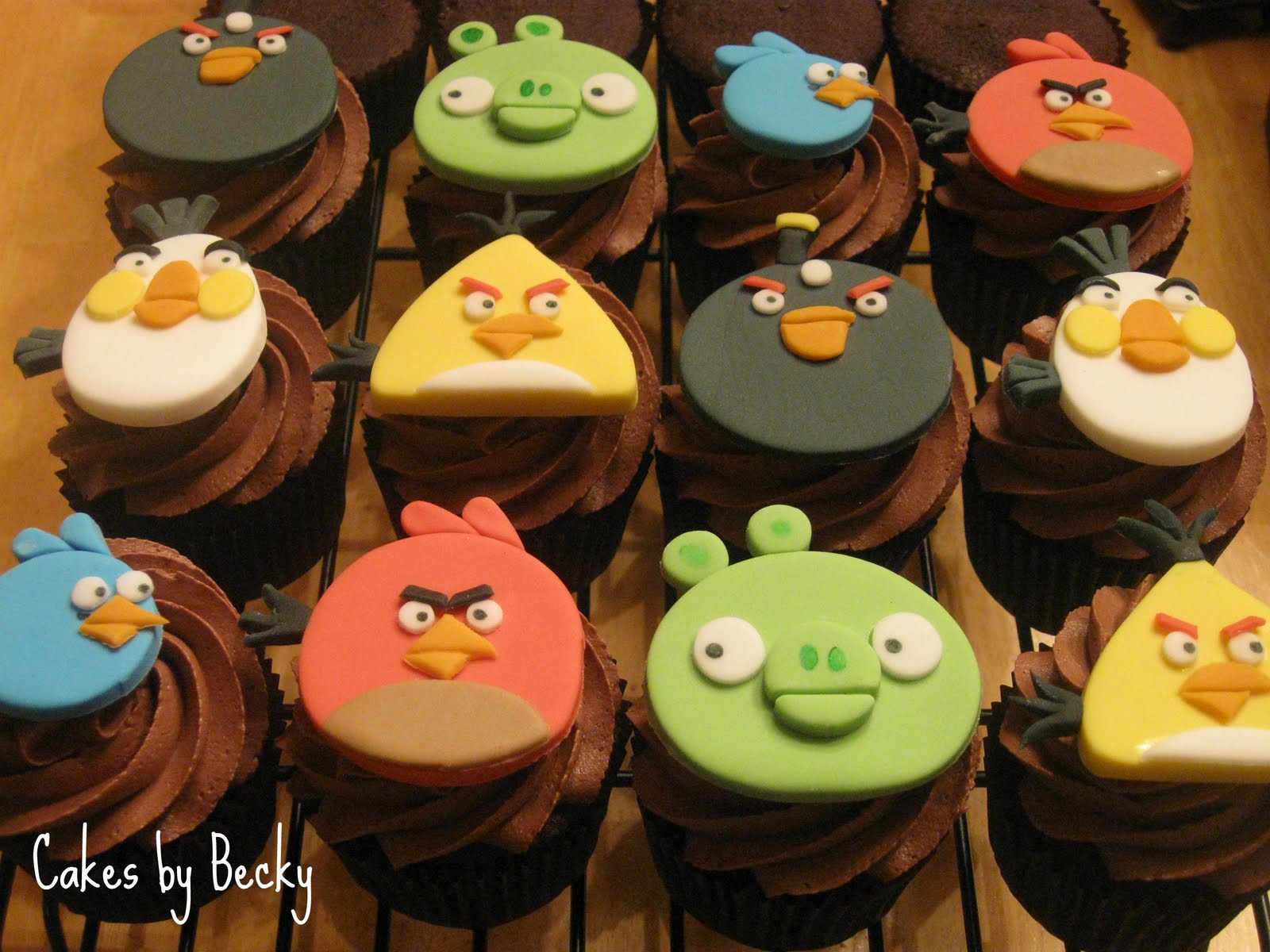 Cakes by Becky: Angry Birds Cupcakes