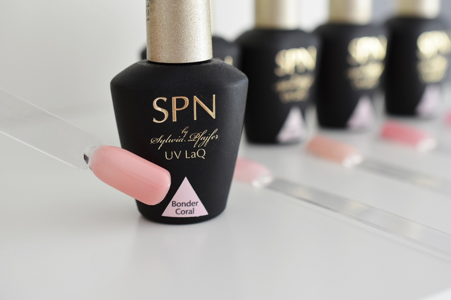 COVER BONDER BASE SPN NAILS PROFESSIONAL HYBRYDOWA TERAPIA IDEALNE CHWILE