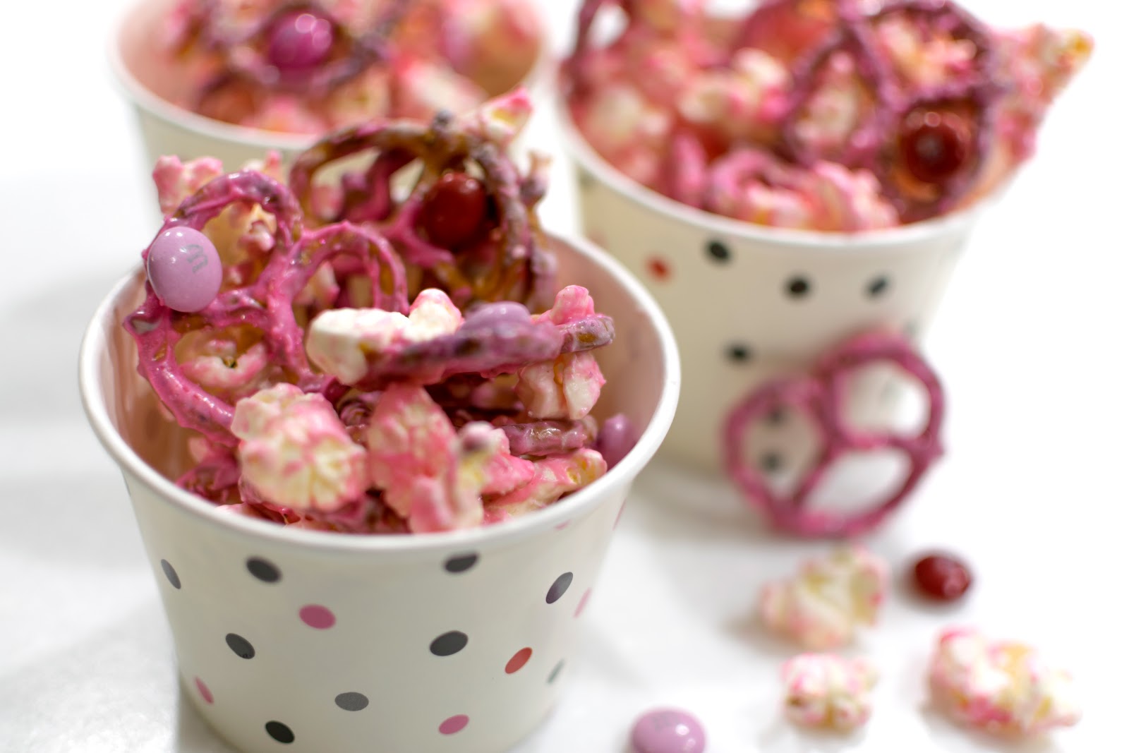 valentine's valentines valentine day snack treat dessert idea school popcorn pretzels m&ms chocolate pink mix