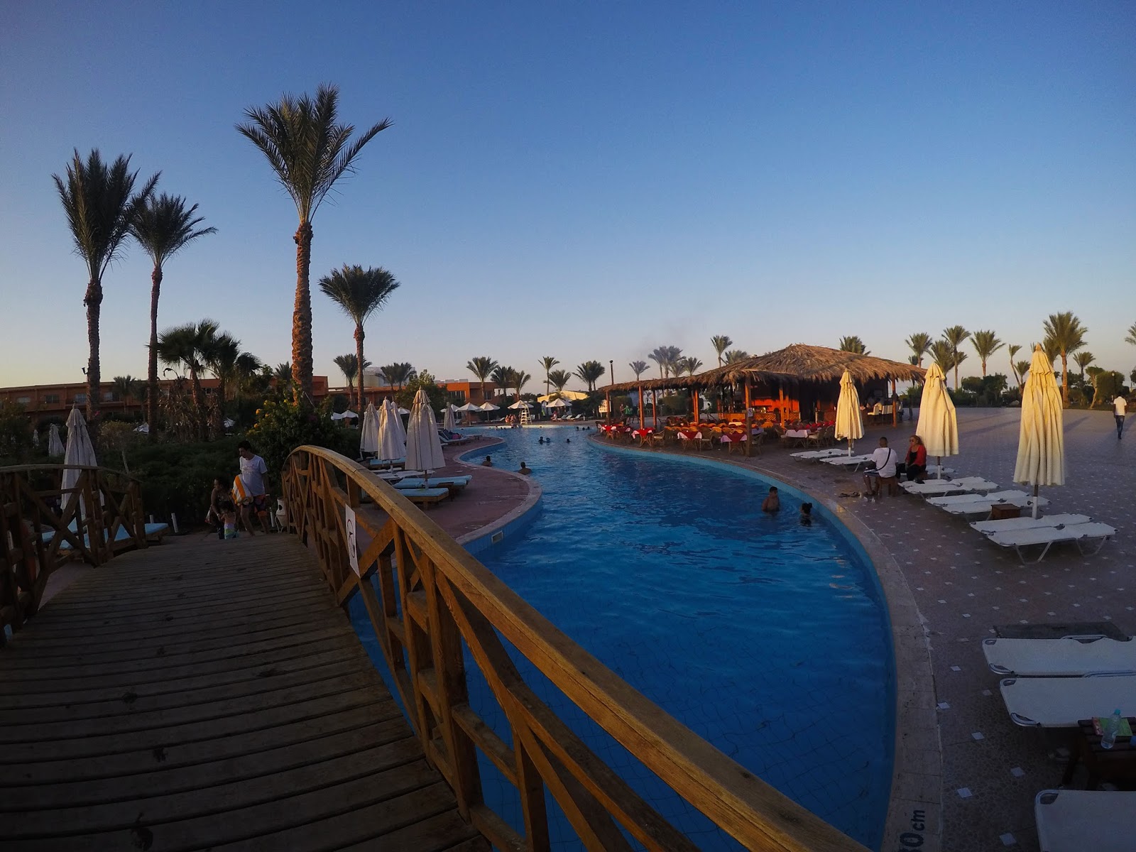 Amwaj beach club resort. Amwaj Oyoun Resort & Casino 5*. Amwaj Oyoun Resort Египет Шарм-Эш-Шейх. Amwaj Oyoun Resort Spa пляж. Amwaj Oyoun Hotel Resort 5 Египет Шарм-Эль-Шейх.