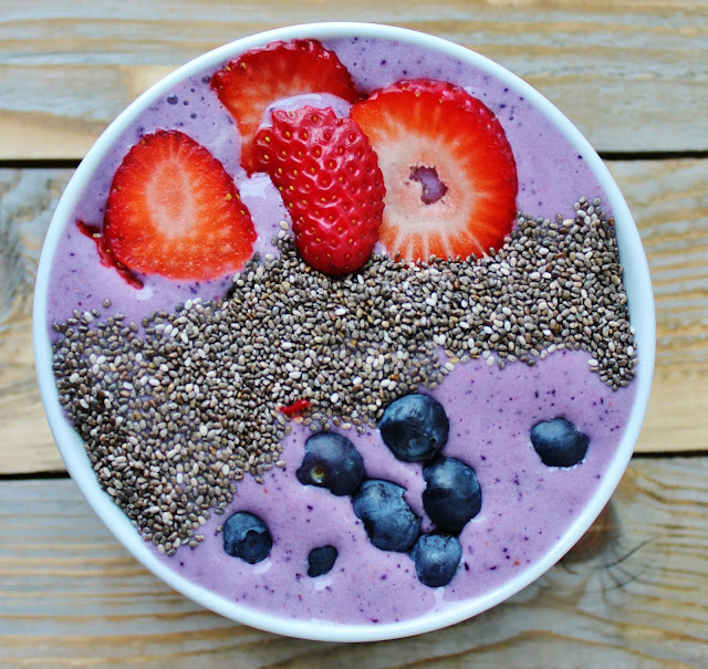 Berry Mud Power Smoothie Bowl