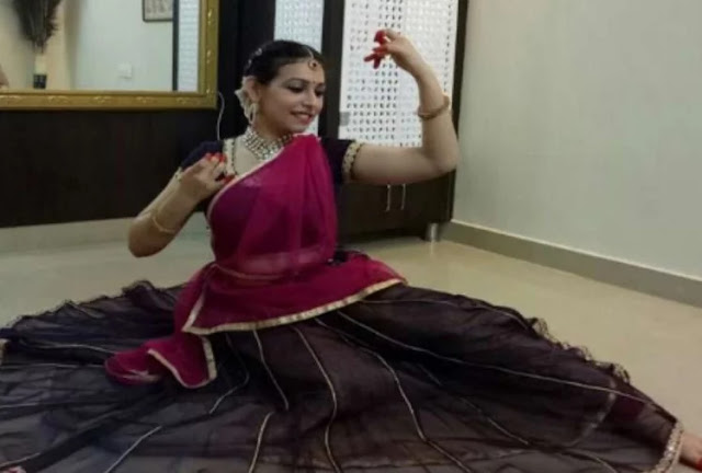 Karishma Arora (CBSE Topper 2019), Age, Family, School, Marks, Wiki, Biography & More Karishma Arora (CBSE Topper 2019), Age, Family, School, Marks, Wiki, Biography & More
