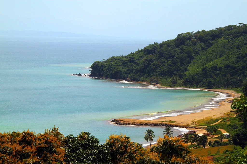 Sabran Arjuna Putra: 9 Teluk Terindah di Pulau Jawa yang Eksotis