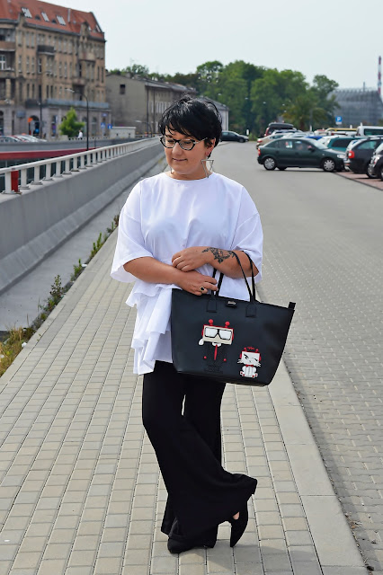 Fashion%2Bblogger%2Band%2BKarl%2BLgerfel