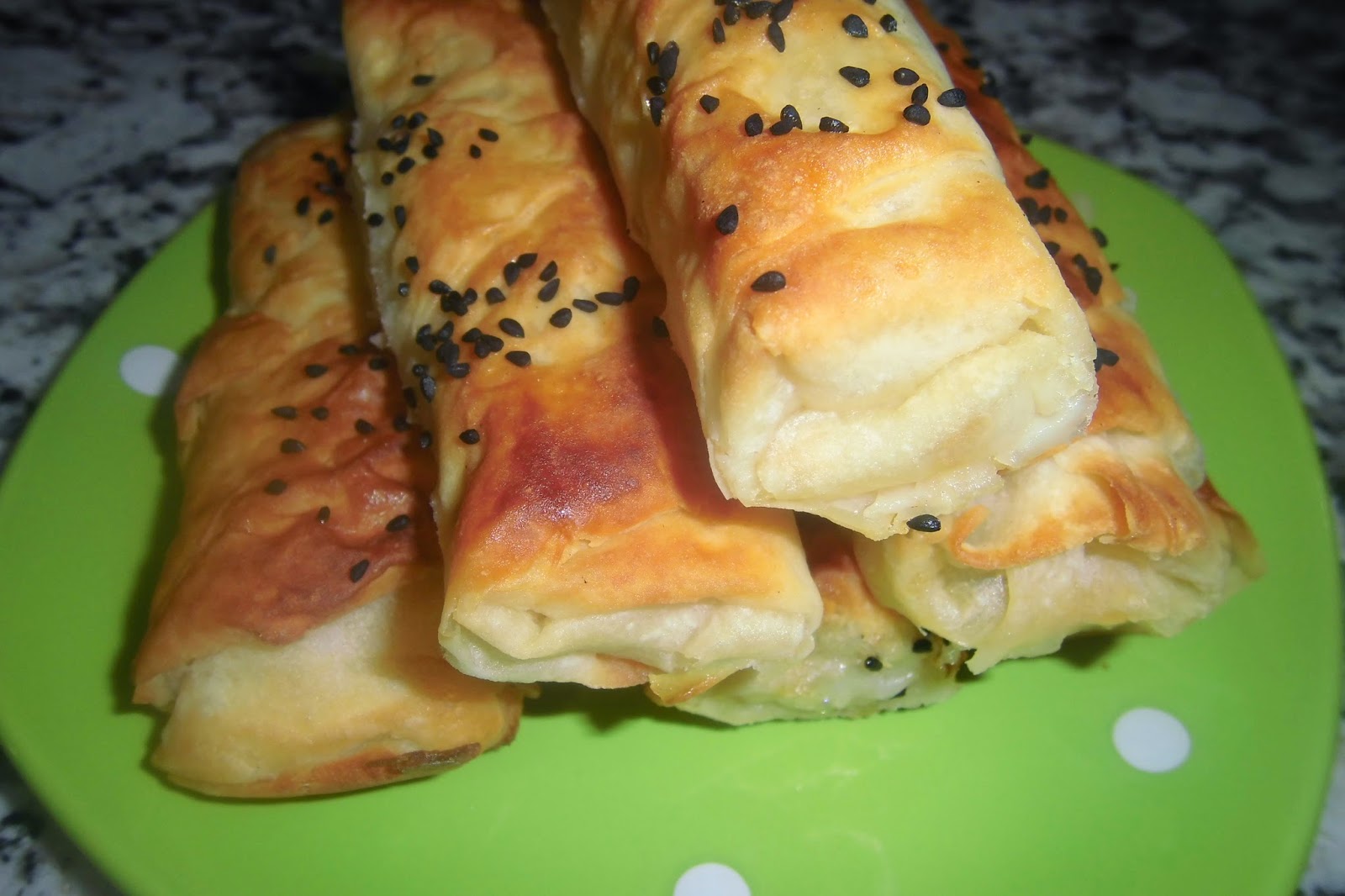 BUZLUK BÖREĞİ ( BANYOLU BÖREK) TARİFİ