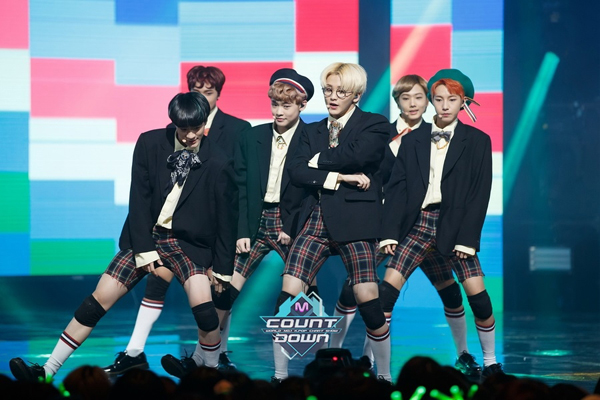 D編集長の裏ブログ Nct Dreamの可愛い短パンスタイリング