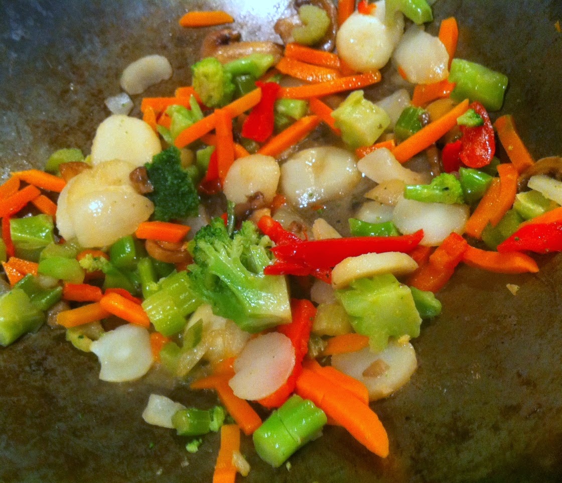 The Dishy Decorator: Ginger Garlic Shrimp Stir-Fry