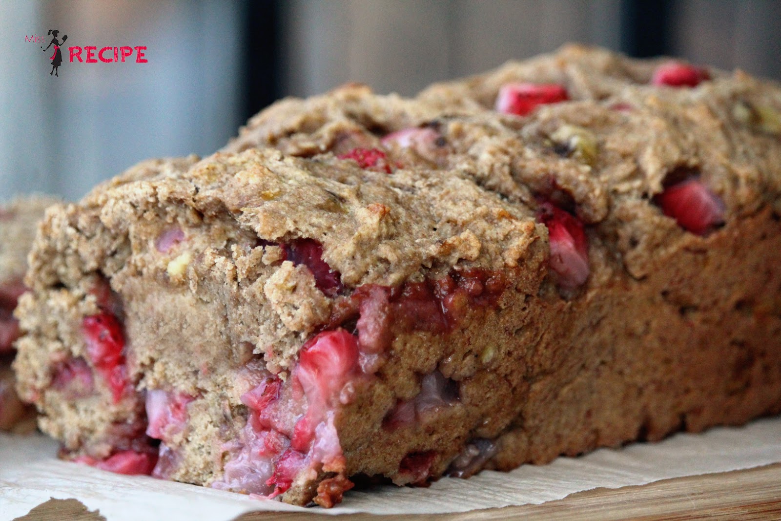 Pain Style Gateau Aux Bananes Et Fraises Miss Recipe Com