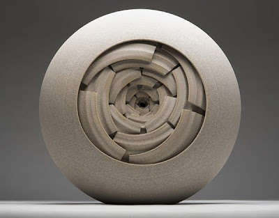 Esculturas contemporáneas de cerámica.