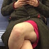 A FOTO DESTA MULHER COM PERNAS CRUZADAS NO METRÔ GEROU POLÊMICA NA INTERNET, VEJA PORQUE