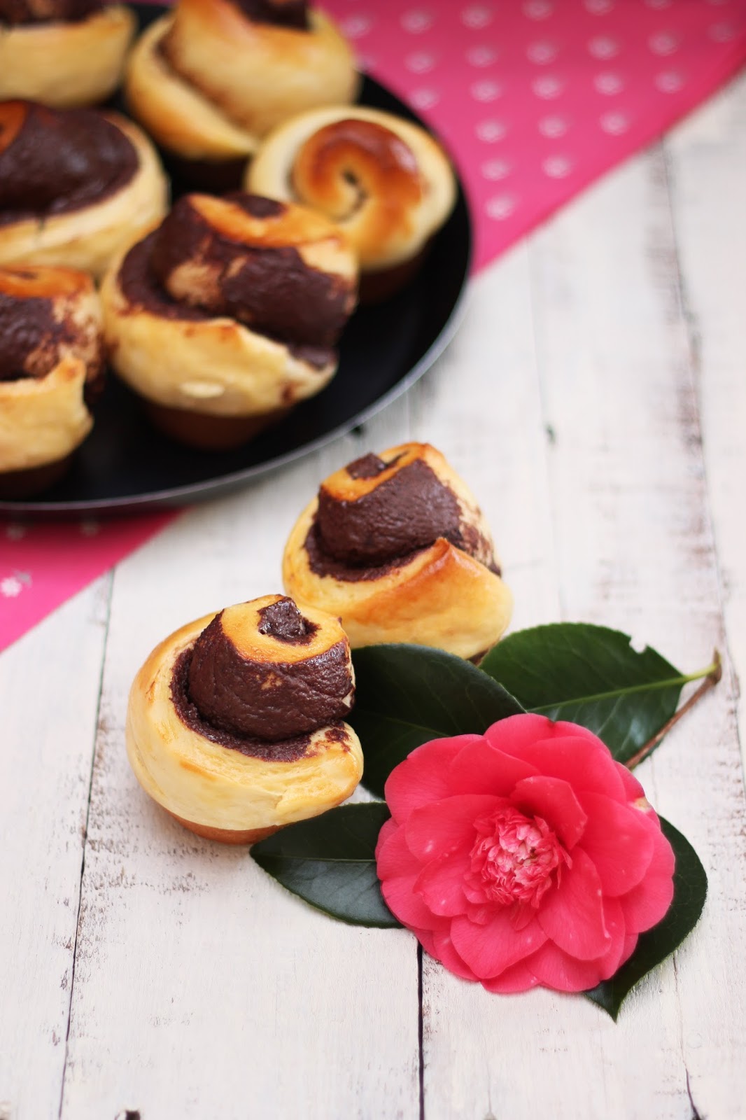 Recette brioche au chocolat | La Pause Rustique Pour changer un peu des cinamons rolls, découvrez cette délicieuse recette de brioches roulées au chocolat !