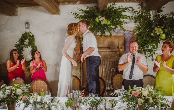 Rustykalne wesele w Dolinie Cedronu, Wesele w stodole, florystka Kraków, kwiaty do ślubu, Stodoła dekoracje, Wesele w Krakowie