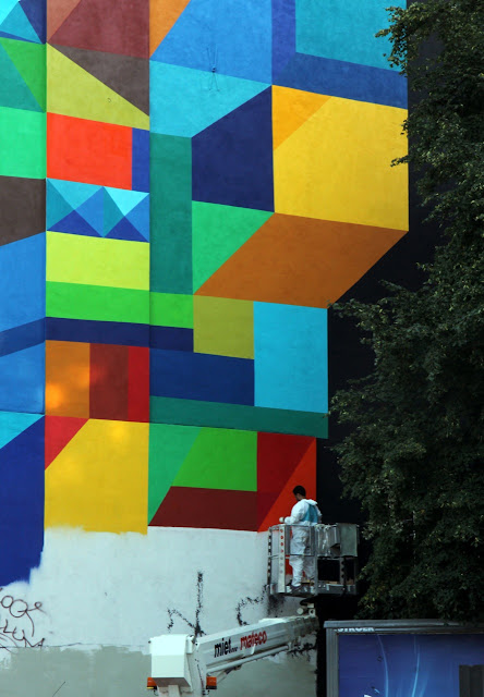 Brazilian street artist Gais at work in Cologne Germany for street art festival cityleaks