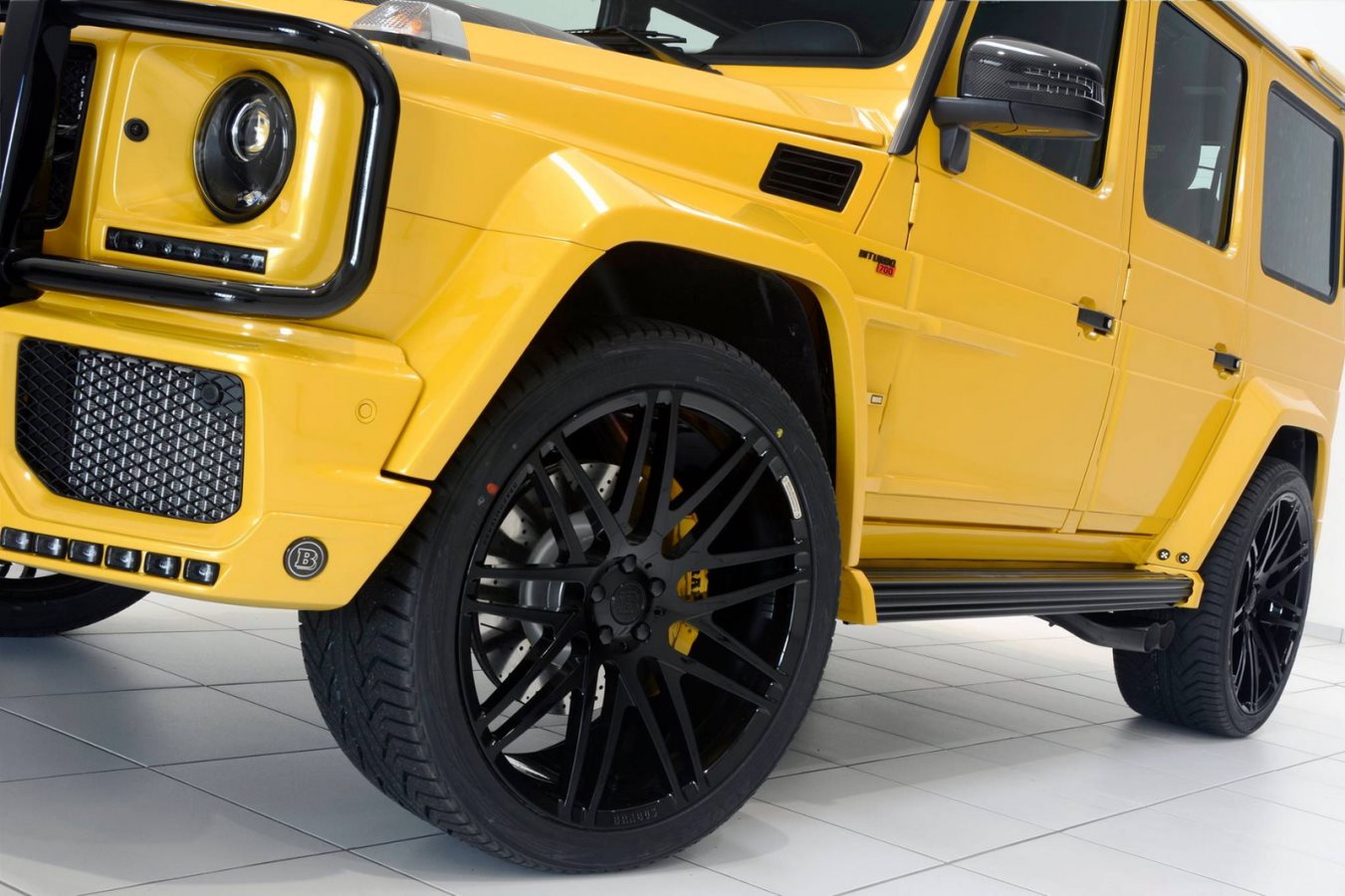 Мерседес AMG g63 желтый
