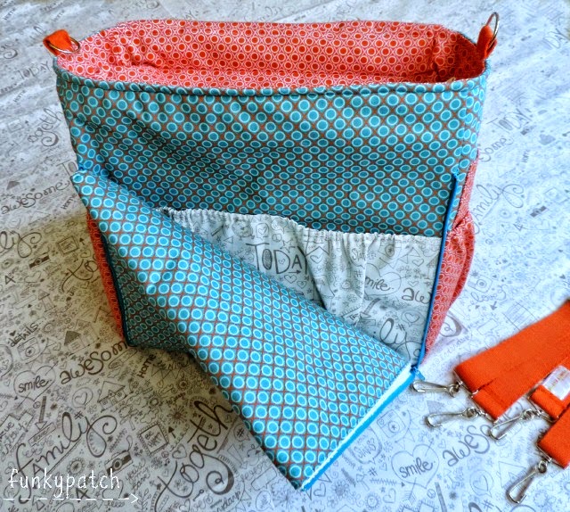 Bolso-mochila para la canastilla del bebé personalizado y handamade