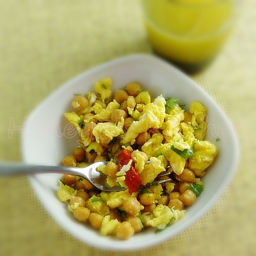Garlicky Scrambled Eggs with Chickpeas and Cilantro Grumpy's Honey Bunch