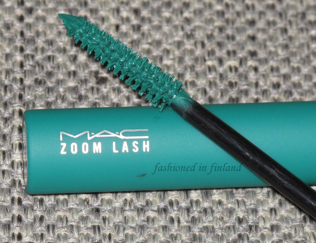 Green, green & green from MAC Flighty! Photos, swatches & EOTDs