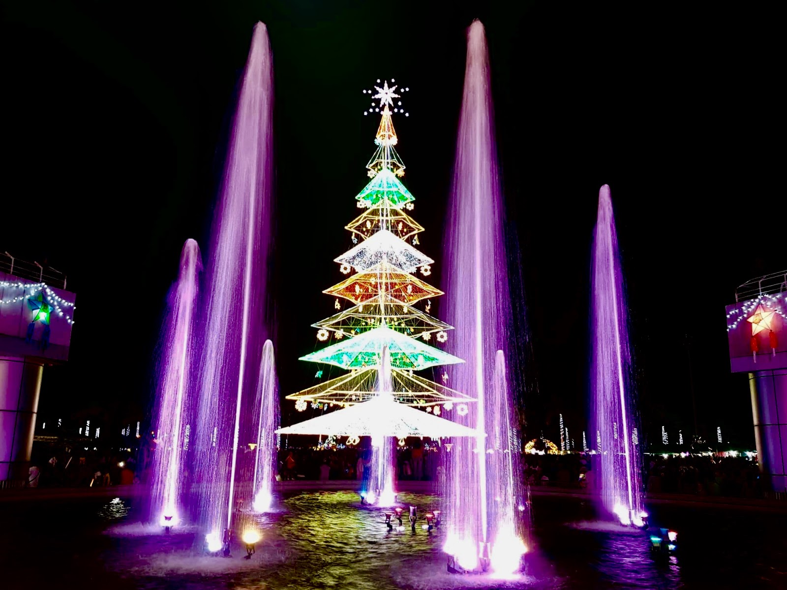Journey of a Pinoy Traveler Tagum City Giant Christmas Tree the