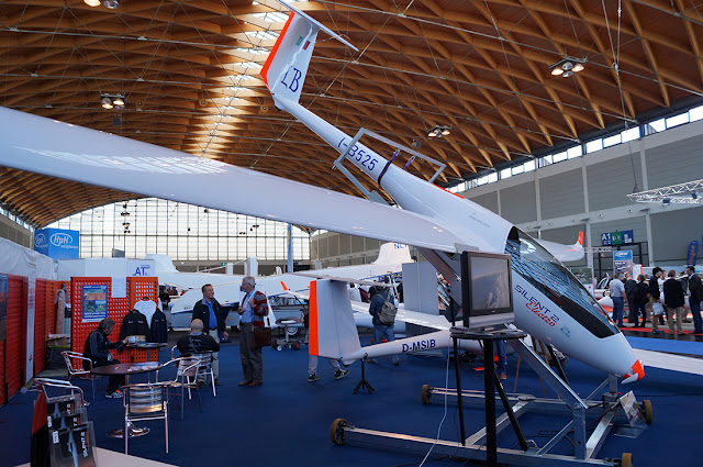 szd.com.pl stoisko wloskiej firmy Alisport na Aero Friedrichshafen 2013