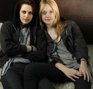 Robert & Kristen: Dakota Fanning mentionne Kristen dans un podcast avec