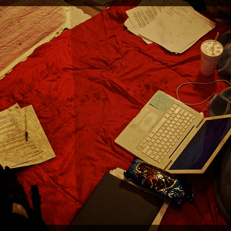 هيا نبعد يمكن البعاد احلى , خلفيات وداع , سفر حزينة للبلاك بيري