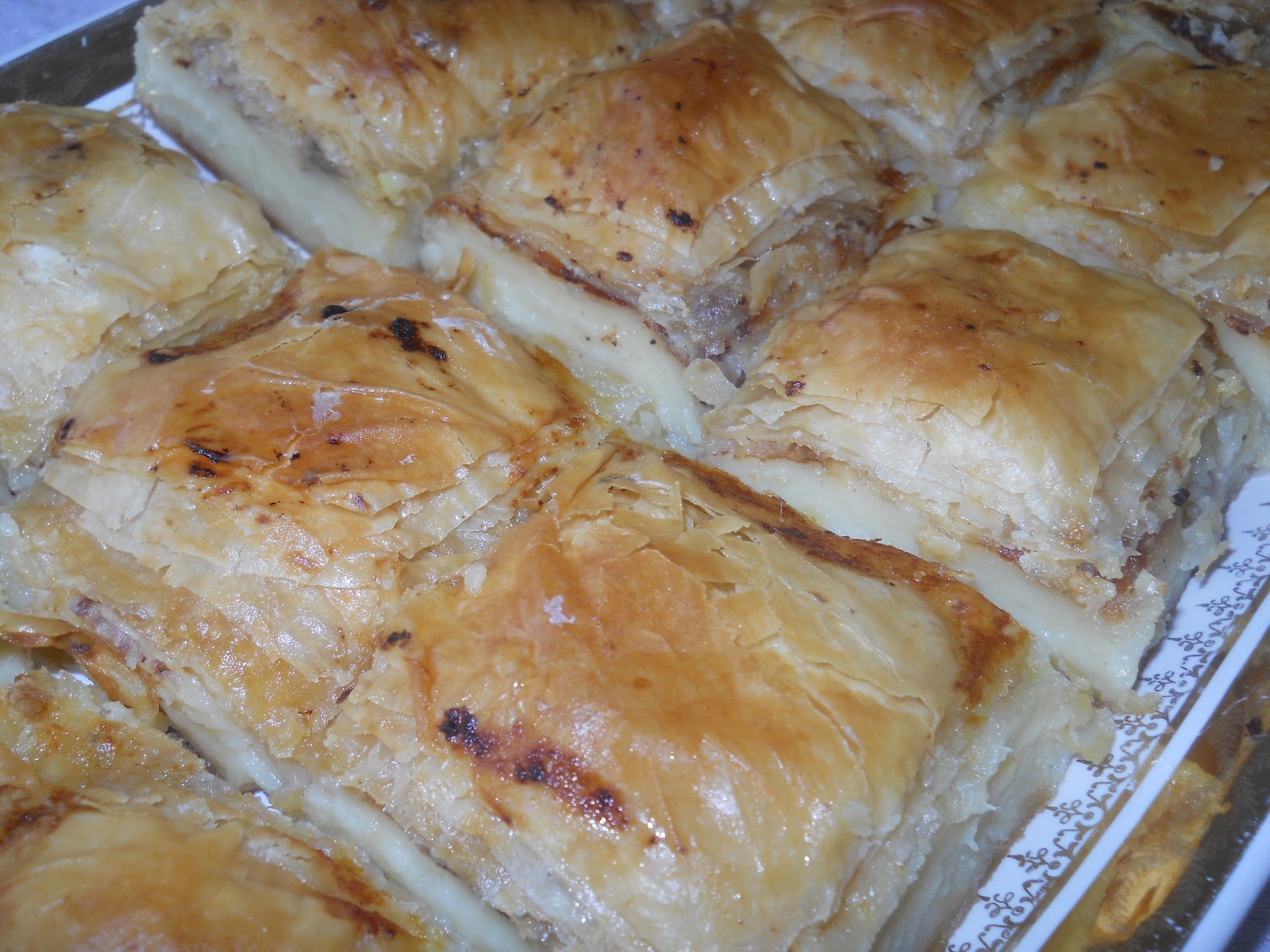 ANNEMİNELİ LAZ BÖREĞİ