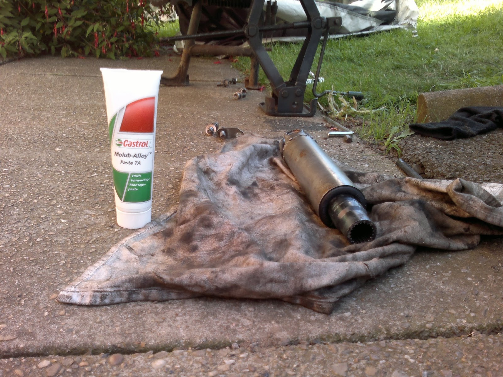 Bike stuff How to do a "shaft spline lube" on a monolever K100/K75