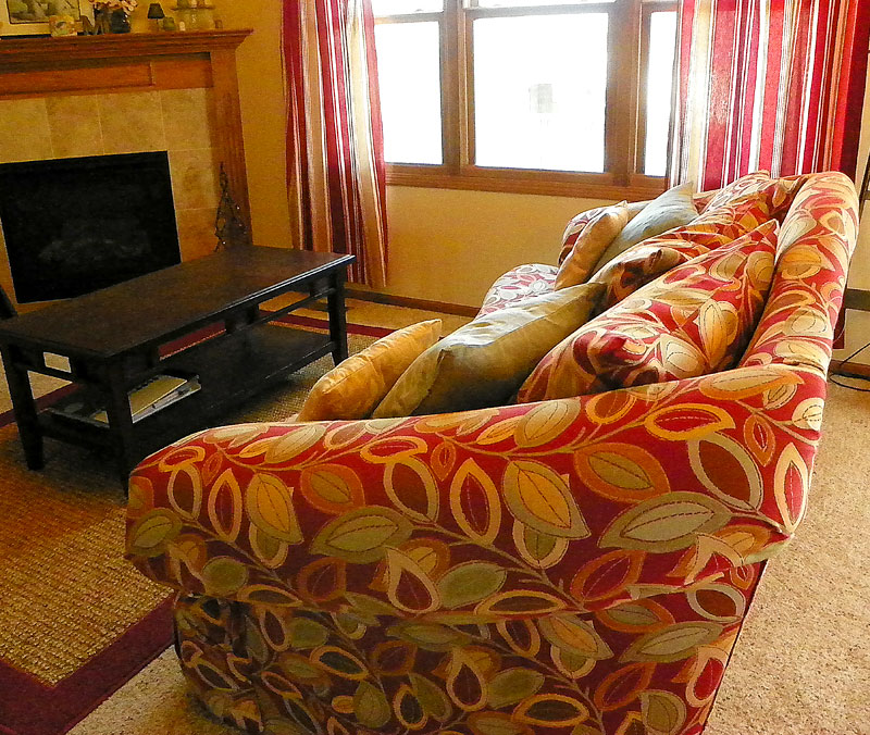 MightyCrafty Ugly Couch Transformation