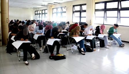 Coretan Anak Manusia: Perbedaan Siswa dan Mahasiswa