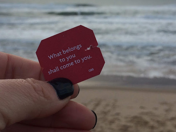 Ao fundo ouve-se o mar