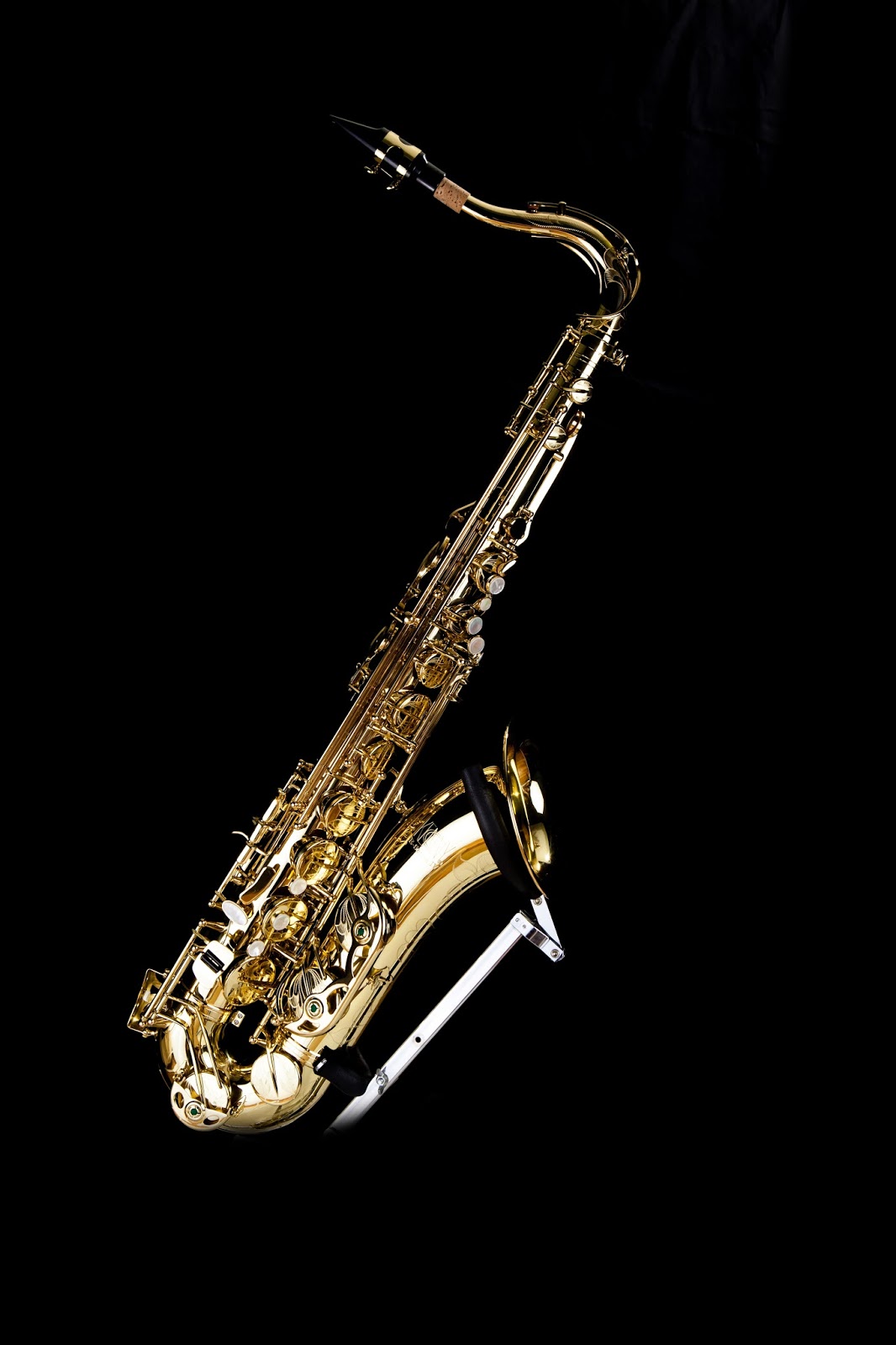 Why is it harder to play Soprano Sax than my Tenor Sax?
