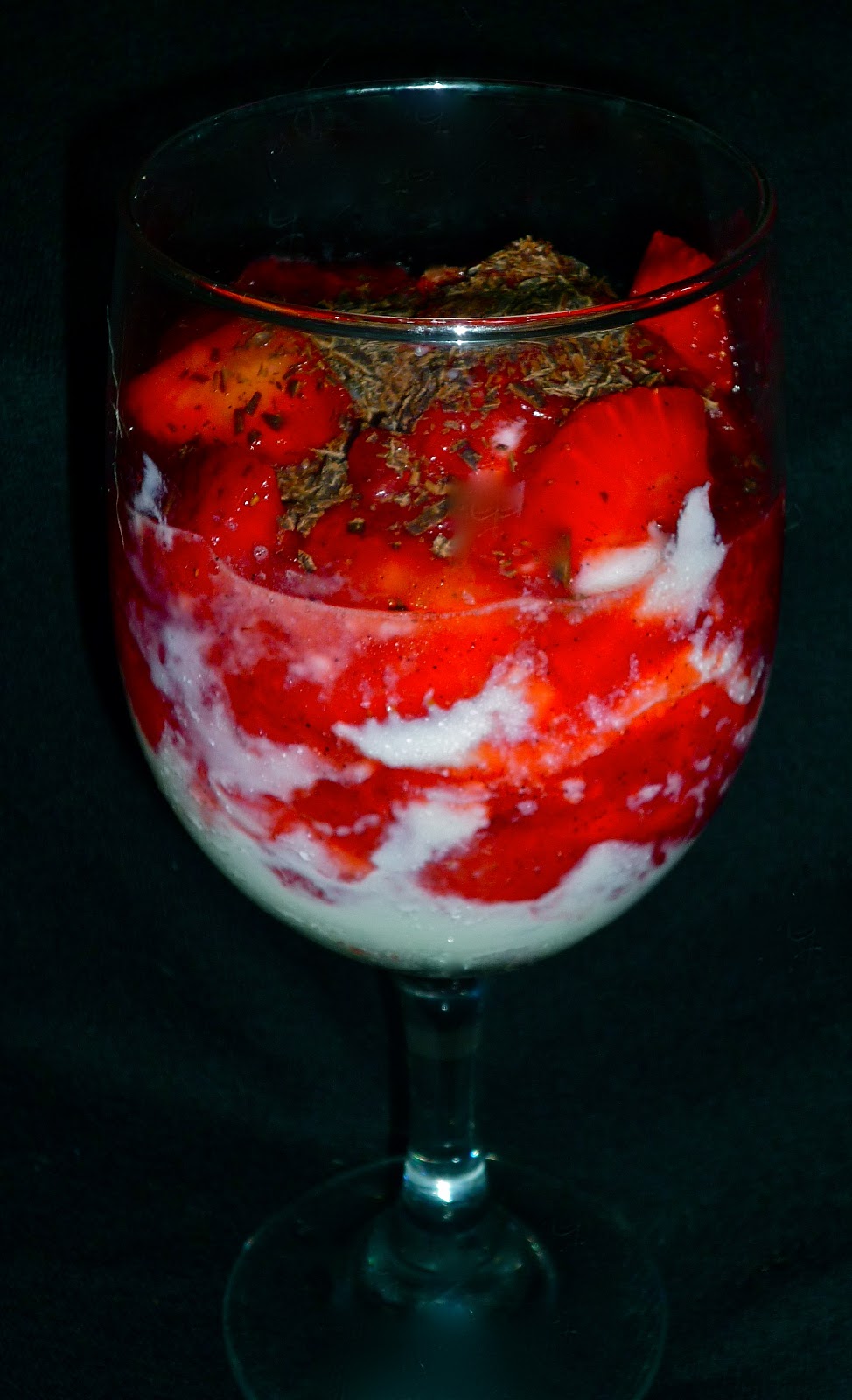 Summer Berries Sundaysupper Featuring Strawberry Chocolate Frozen Yogurt Parfaits Cafe Delites