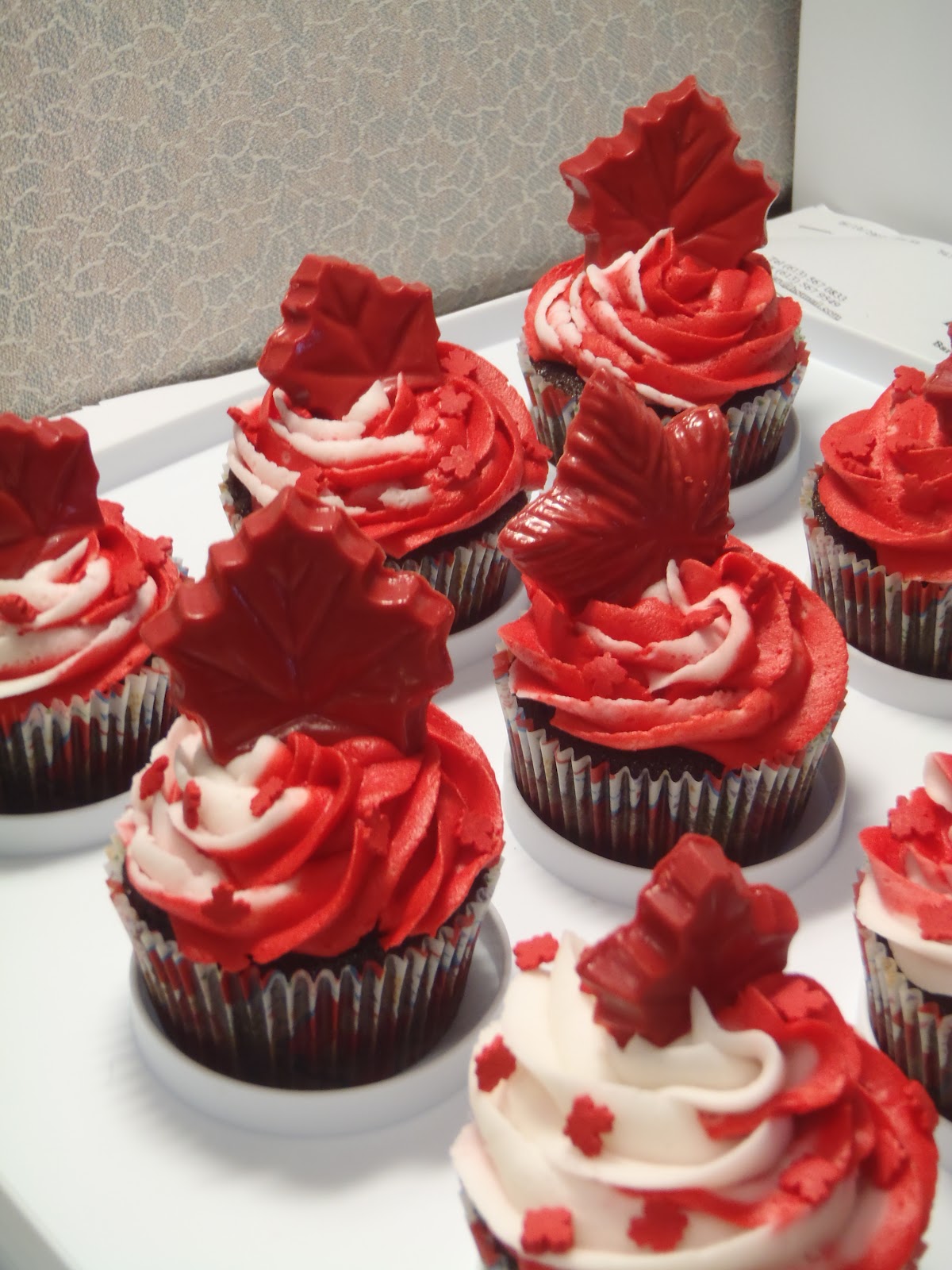 Karen Elizabeth's Cupcakes'n'Cakes CANADA DAY 2012 CUPCAKES