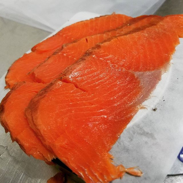 Ikan salmon sebagai pereda rasa nyeri saat haid Ikan salmon sebagai pereda rasa nyeri saat haid