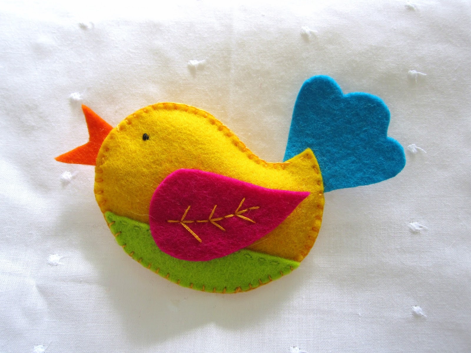 harvest-moon-by-hand-felt-bird-with-free-pattern-link-summer-of