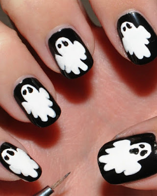 decoracion de uñas de halloween fantasmas