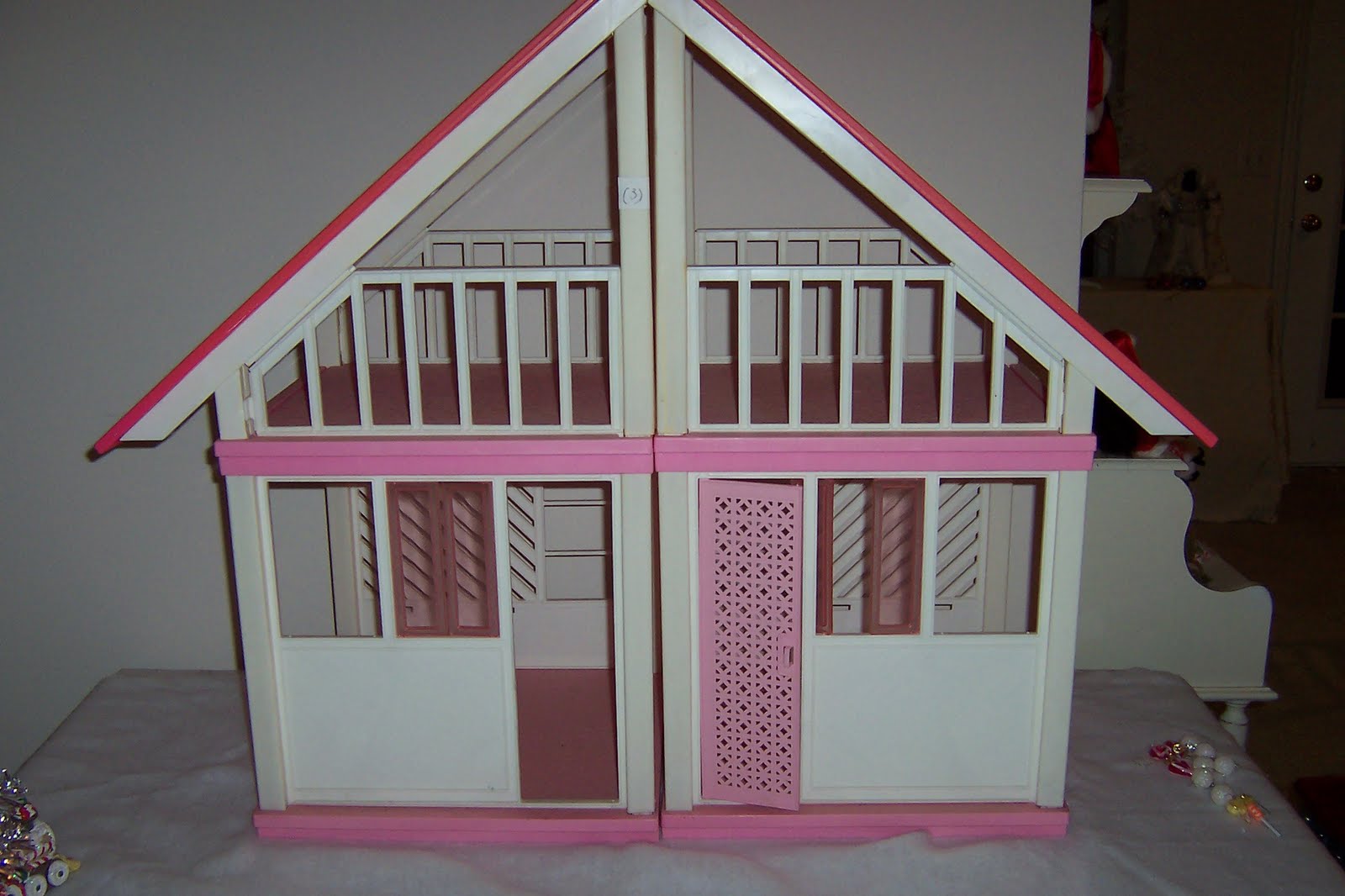 Dazzle Dolls: Barbie Gingerbread House