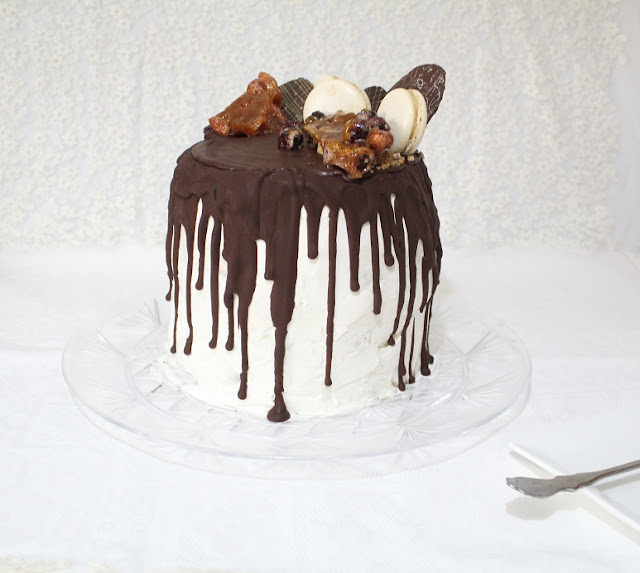 IMG 0885 - עוגת שכבות מיץ קציפת שקדים פרלינה ומוס שוקולד