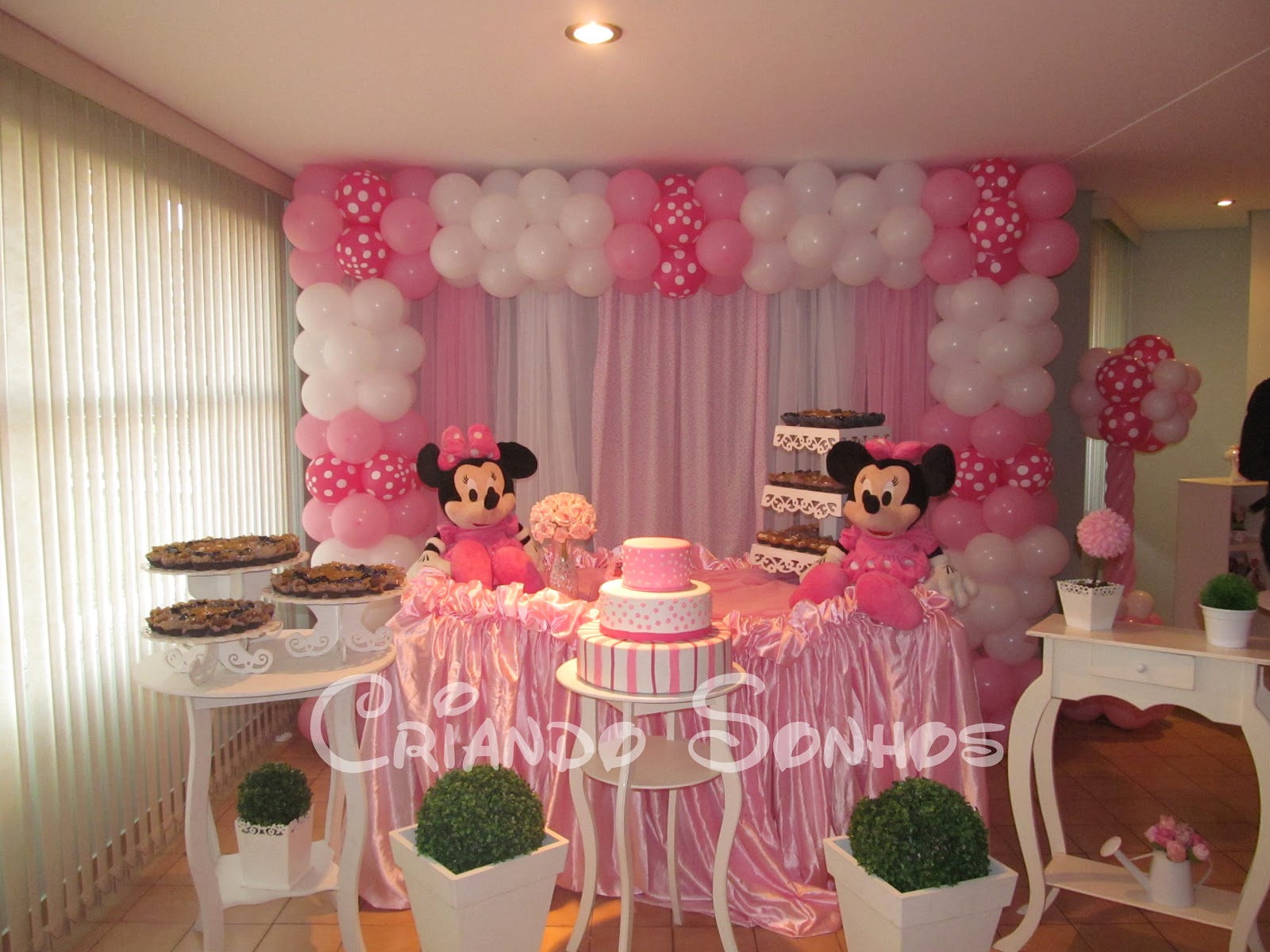 Criando Sonhos: Decoração de Festa Infantil Minie Rosa