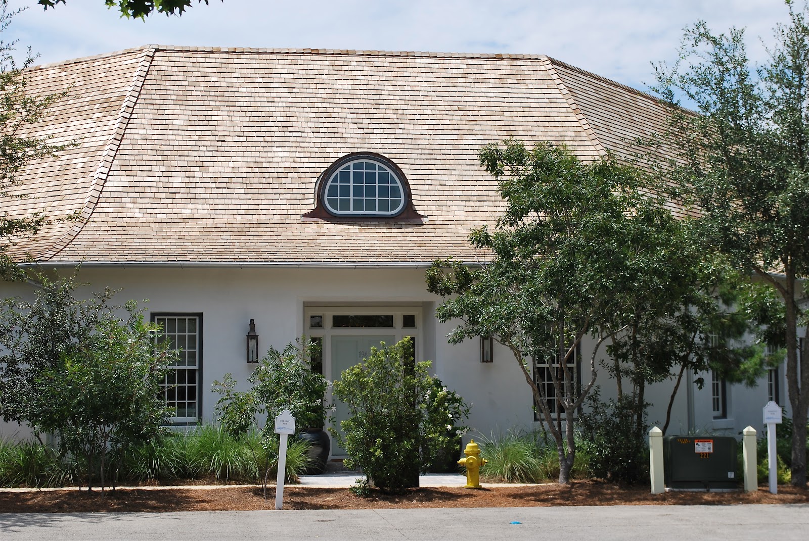 The Ultimate Beach House Home Tour – Jennifer Schoenberger Design, image size:1600x1071